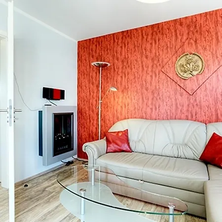 Arielle, Fw 8 Apartment *